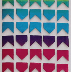 Cartela adesiva Mini Bandeirinhas c/ 80 unidades. Medidas: L 1,1 x A 1,1 cm